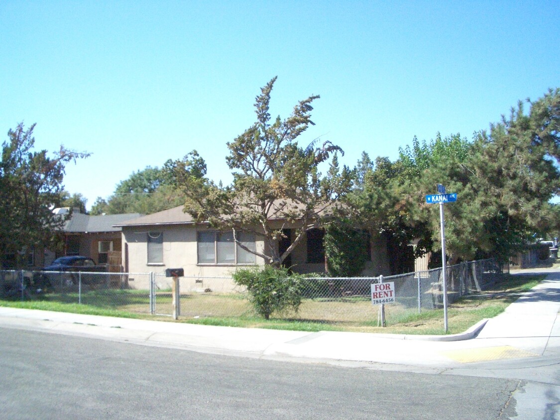 Primary Photo - Close to schools and park