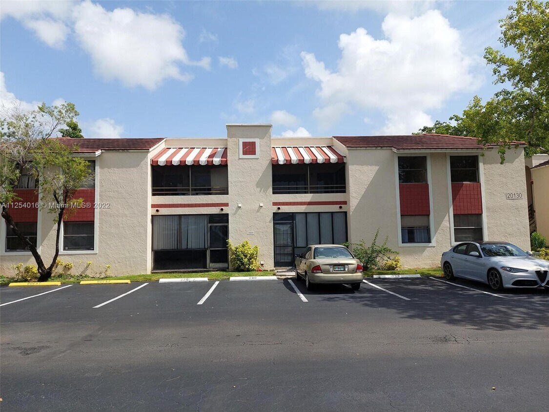 20130 NE 3rd Ct Unit 6, Miami, FL 33179 Condo for Rent in Miami, FL