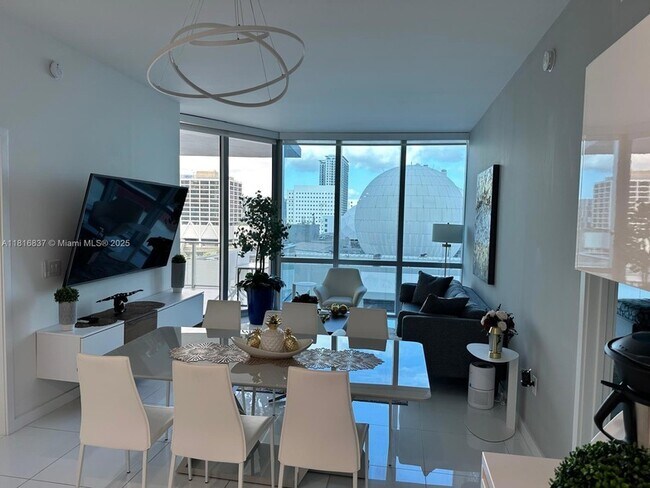 Foto del edificio - 851 NE 1st Ave