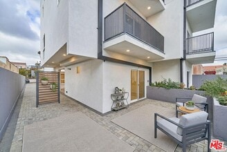 Building Photo - 1108 Queen Anne Pl