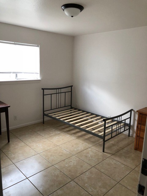 Bedroom - 802 W 2nd St