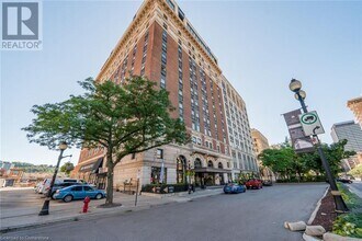 Building Photo - 112 King St E