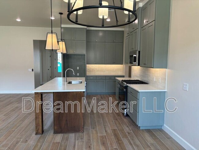 Foto del edificio - 3002 Holw Crst Ln