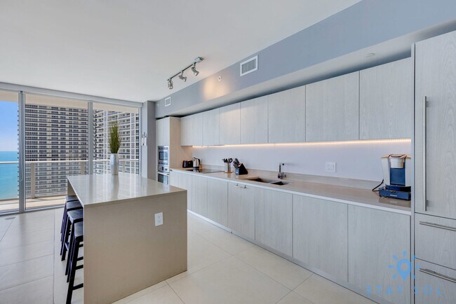 Building Photo - 4111 S Ocean Dr