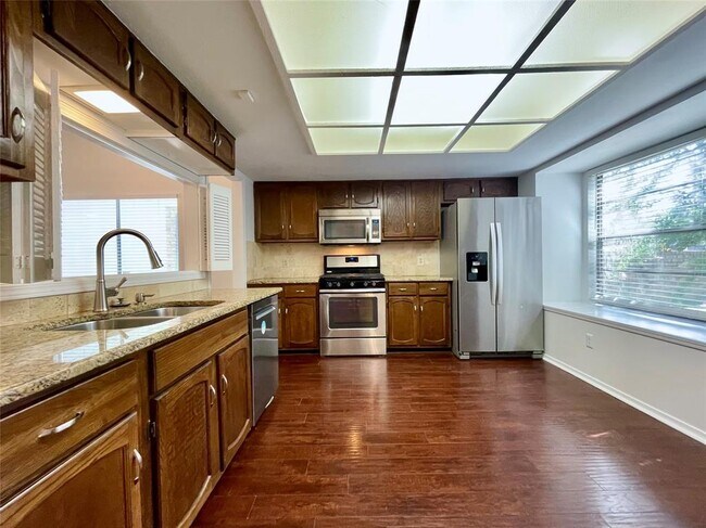 Building Photo - 9218 Singing Quail Dr