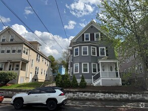 Building Photo - 130 S Elm St