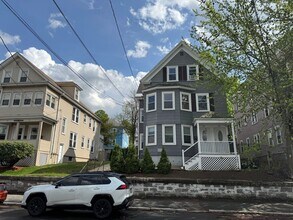 Building Photo - 128-130 S Elm St