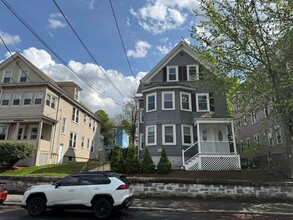 Building Photo - 128-130 S Elm St