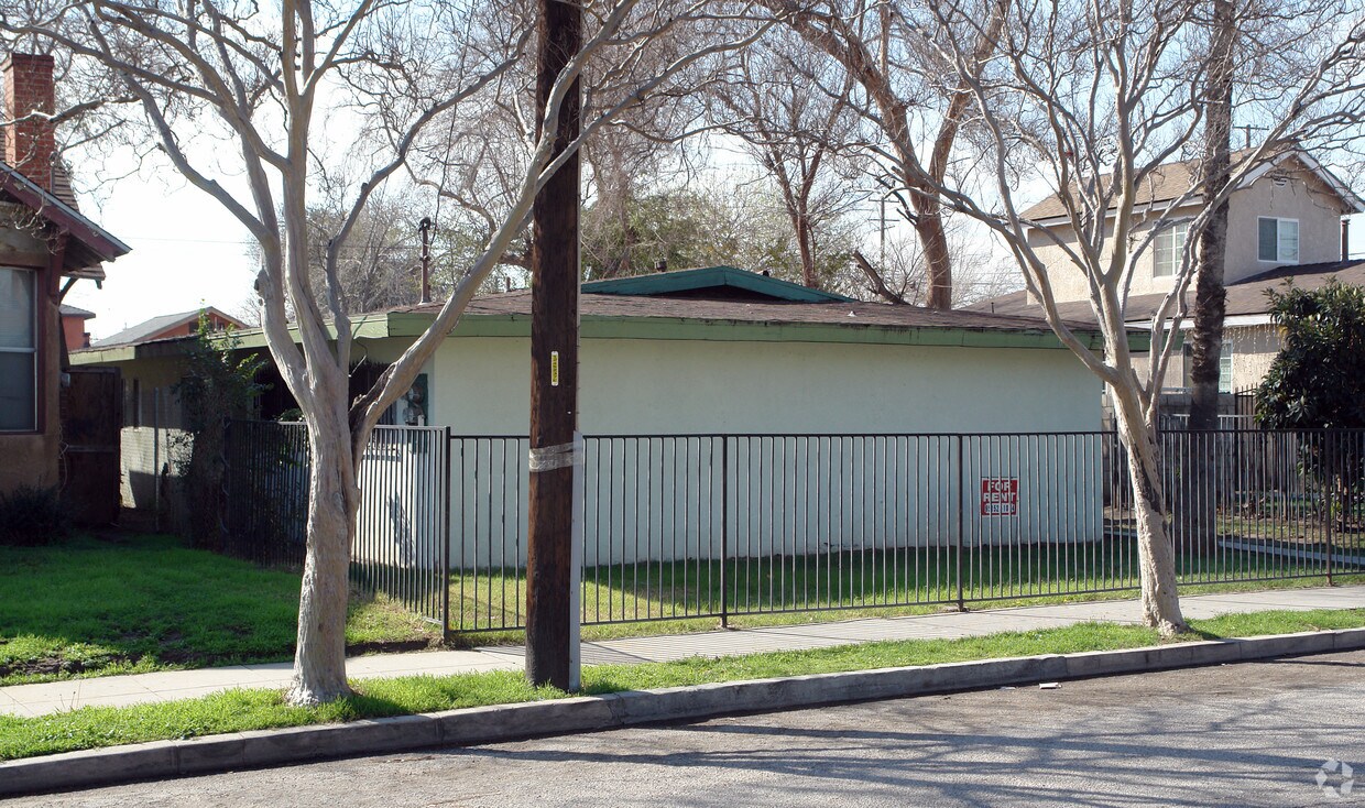 Primary Photo - 669 Magnolia Ave