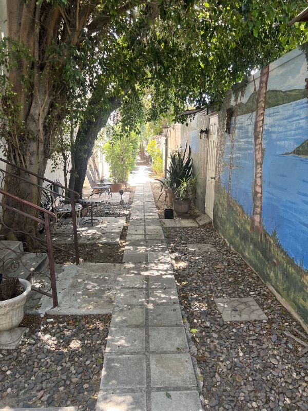 Foto del edificio - 333 N Sycamore Ave