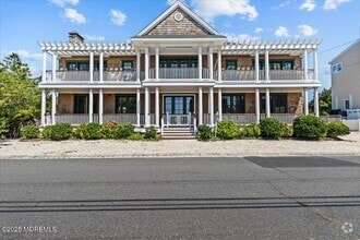 Building Photo - 1043 Barnegat Ln