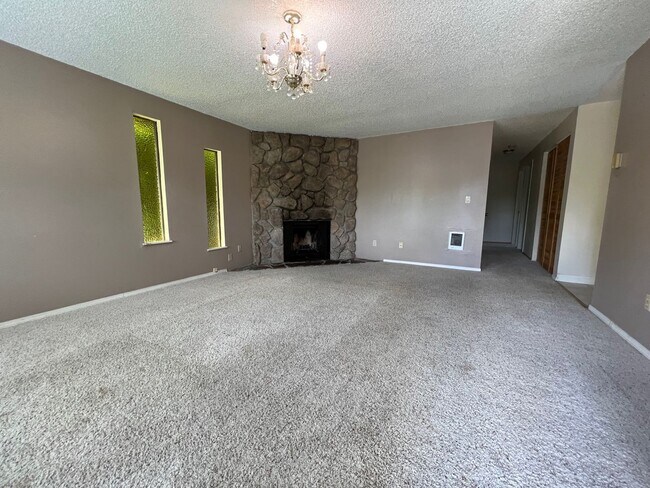 Foto del edificio - 283 NW 182nd Ave