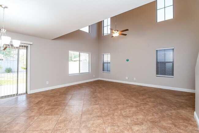 Foto del edificio - 354 E Bradstock Way