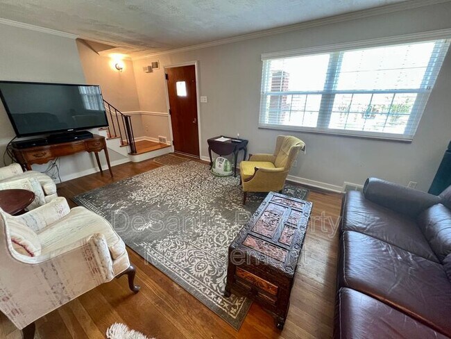 Foto del edificio - 1626 Ridge Ave