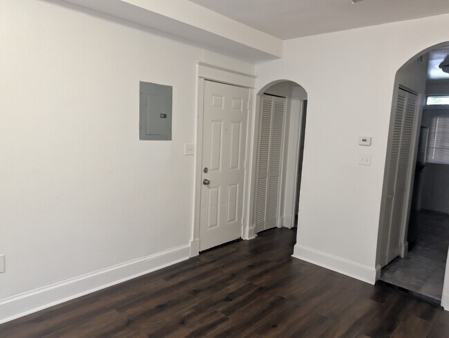 Foto del edificio - 612 Newton Pl NW