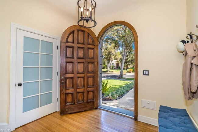 Foto del edificio - 5 br, 4.5 bath House - 1709 Buckingham Road