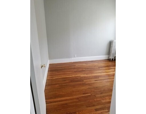 Primary Photo - 60 Foster St