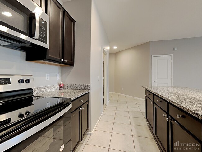 Foto del edificio - 2705 S 116th Ave