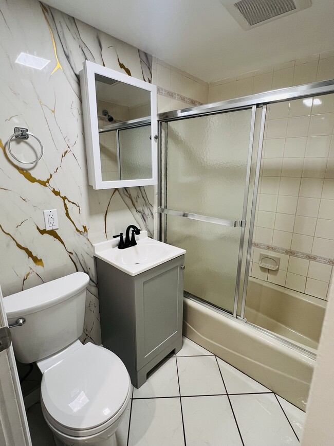 Foto del edificio - 5 Ridge Rd