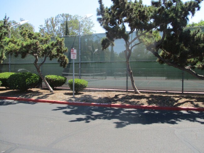 Building Photo - Desirable Mission Plaza Updated 1 Bedroom ...