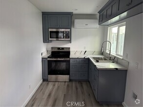 Building Photo - 332 Cameron Ave