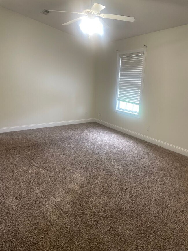 Foto del edificio - Knoxville 37912 - 2 bedroom, 2 bath condo ...