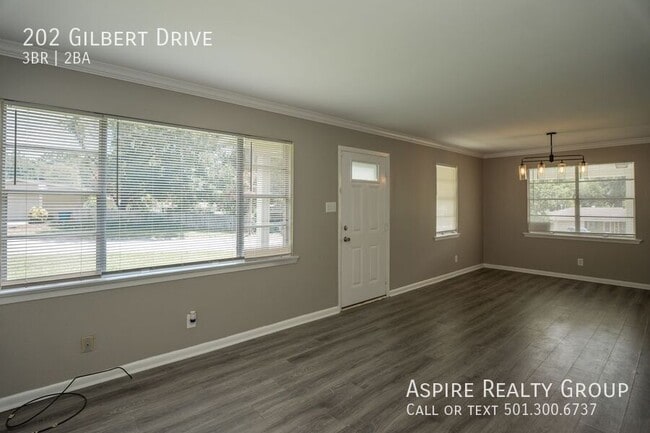Building Photo - 202 Gilbert Dr