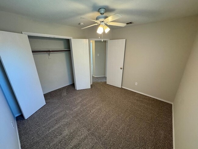 Building Photo - 9205 Lenox Dr