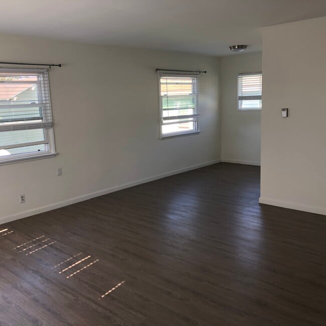 Building Photo - 1025 Prospect Ave