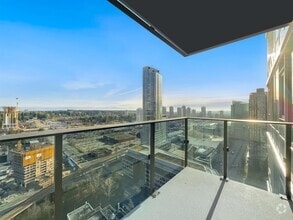 Building Photo - 10448-10448 University Dr