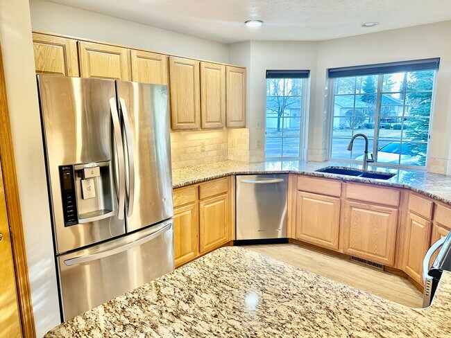 Foto del edificio - MOVE IN SPECIAL!