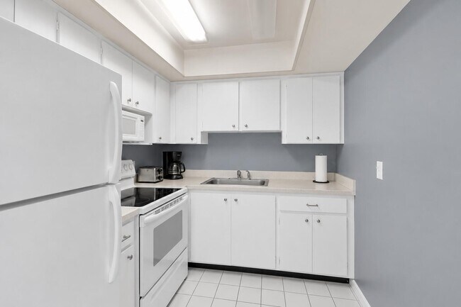 Building Photo - 10000 Meridian Way N