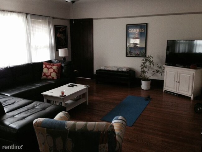 Building Photo - 2 br, 1 bath Apartment - 7004 W Wisconsin Ave