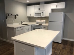 Building Photo - 2400 20th Ave NW