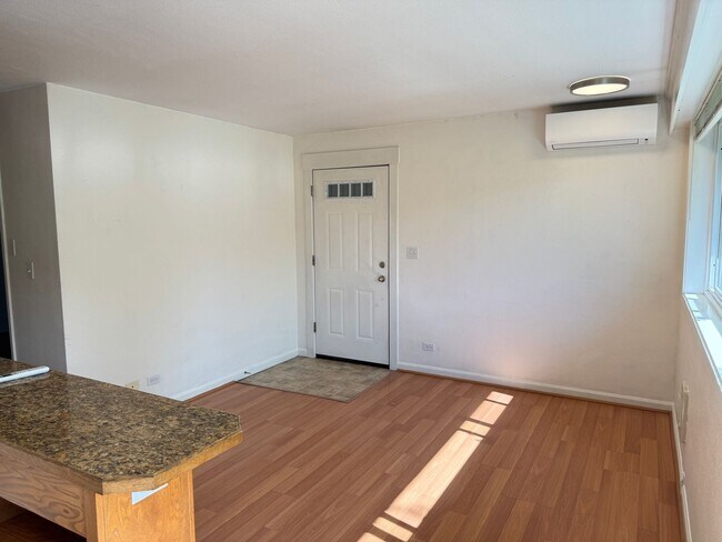 Foto del edificio - 2082 W 14th Pl
