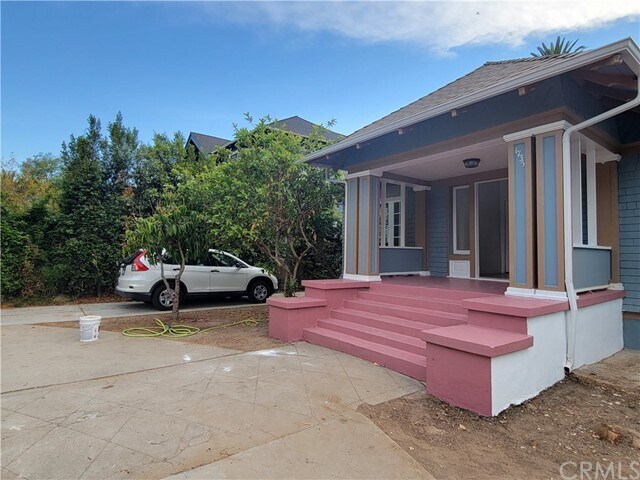 Foto del edificio - 1735 S Hobart Blvd