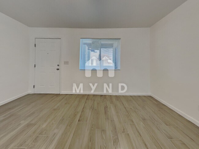 Building Photo - 6649 W Ocotillo Rd Apt 201