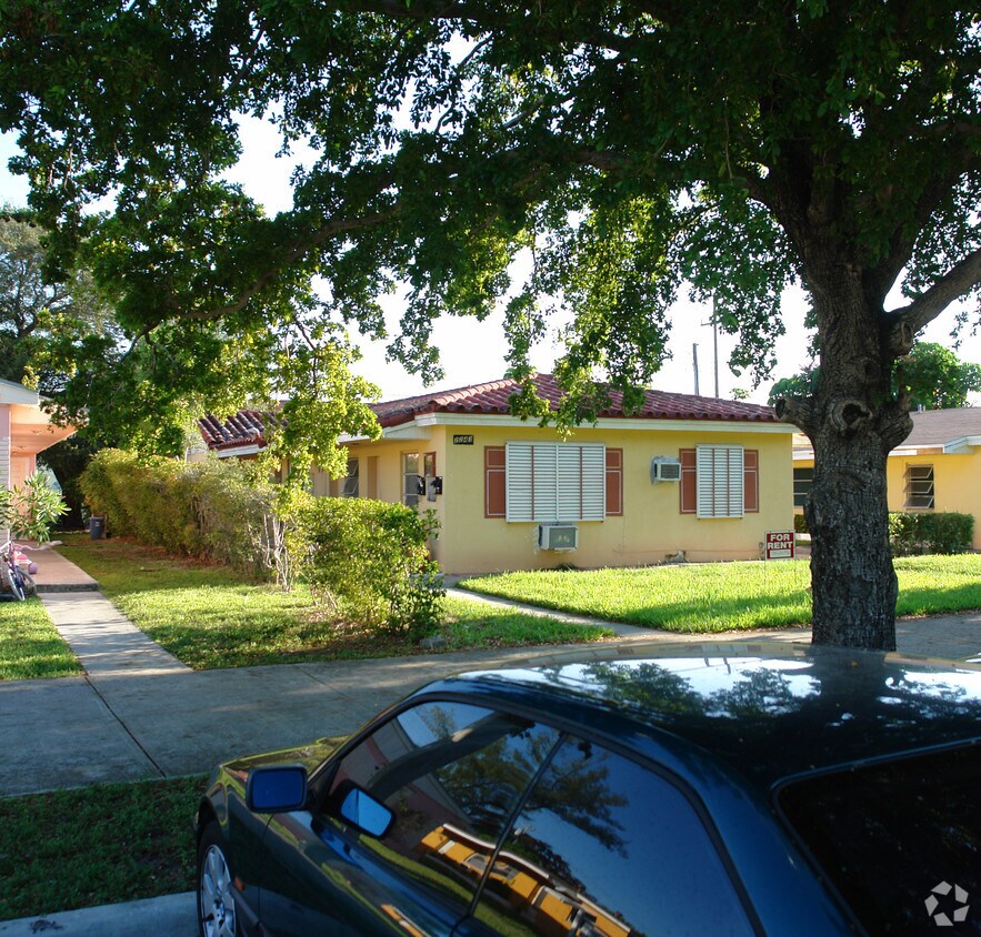 Foto del edificio - 2243 NE 172nd St