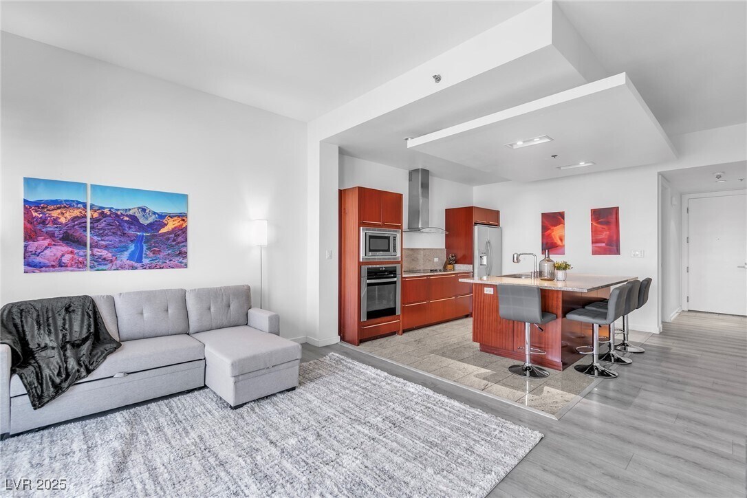 Foto principal - 4471 Dean Martin Dr