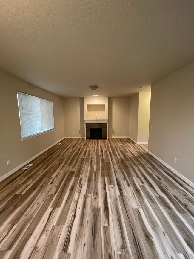 Building Photo - 1751 SE Water Lily St