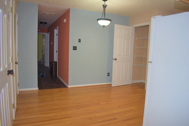 Foto del edificio - 411 S Campbell St
