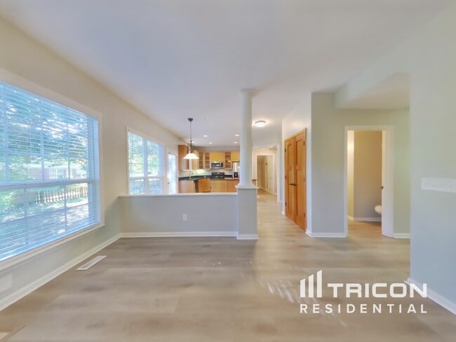 Building Photo - 202 Harris Ct