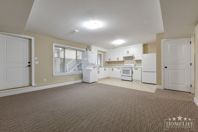 Building Photo - Bright & Spacious 2 Bed / 1 Bath Basement Suite in Clayton Heights – Perfect for Small Families