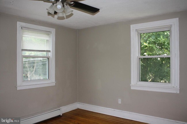Building Photo - 553 Northbrook Rd