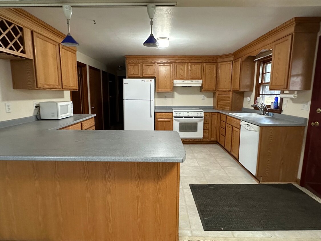 Primary Photo - 3 Bedroom 1 Bath Bungalow-Style Ranch