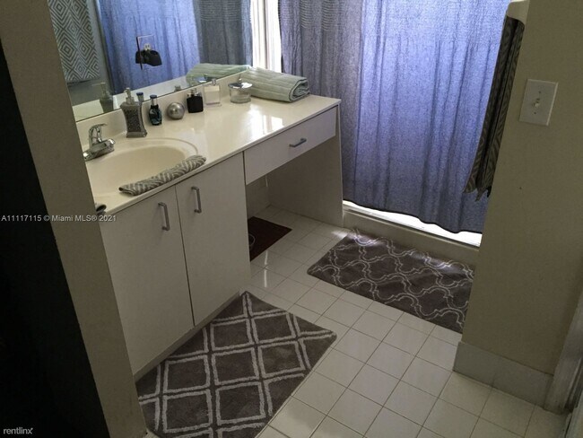 Foto del edificio - 3 br, 2.5 bath Townhome - 135 SW 168th Ter...