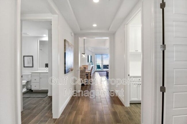 Building Photo - 10520 Boardwalk Loop