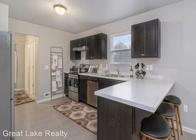 Building Photo - 4 br, 2.5 bath House - 8750 Jane Ann Circle