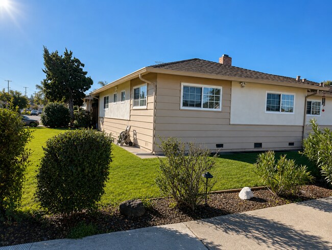 Foto del edificio - Lovely 3 bedroom 2 bathroom home in San Jose. Available for rent Now!