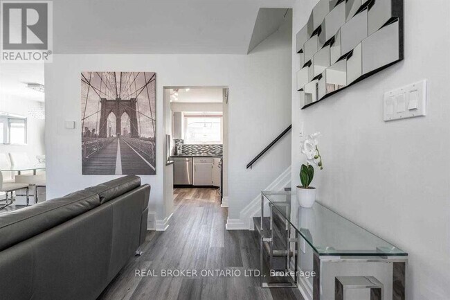 Building Photo - 2 Core Crescent